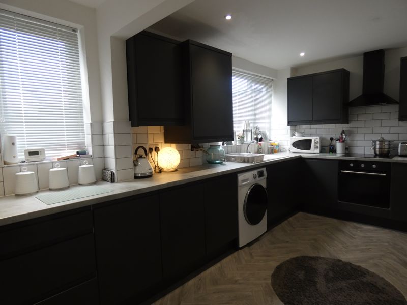 Kitchen/Breakfast- click for photo gallery